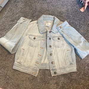Jean jacket, looks new.
